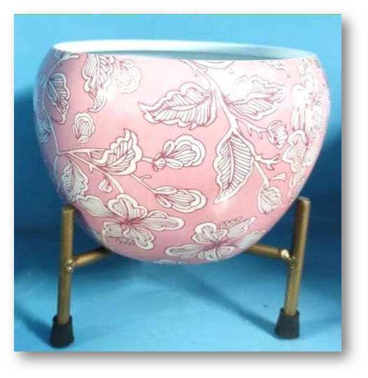 Iron Pot with stand (HSN Code 7323) VandituHub