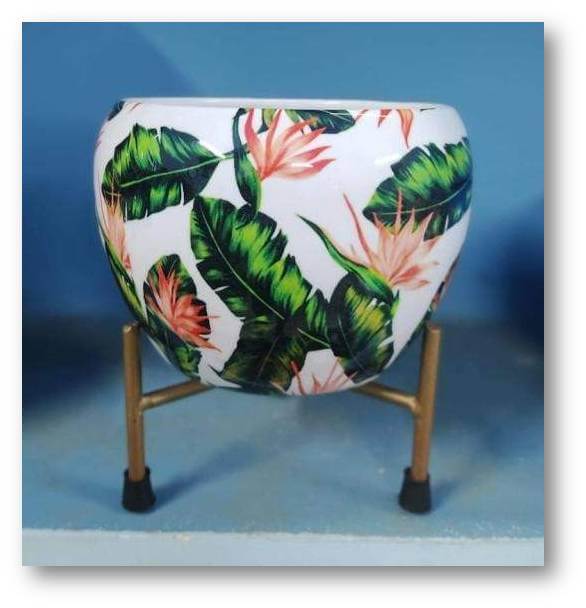 Iron Pot with stand (HSN Code 7323) VandituHub